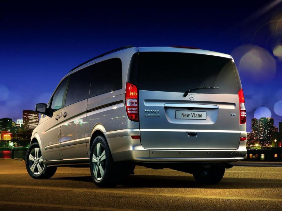 Mercedes-Benz Viano 2010 года  (CN) (фото 2 из 6)